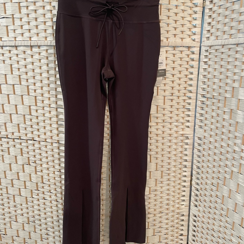 Vuori Women's Daily Split flared leggings